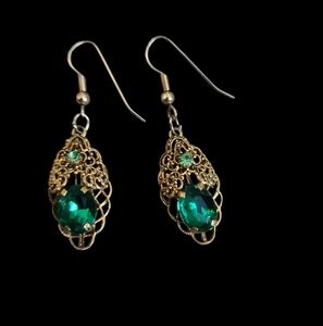 Vintage Filigree Gold Green Glass 1in Dangle Earrings